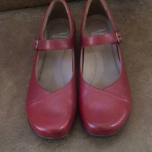 Dansko leather shoes, classy, practical. Made in Denmark EU size 42 (10.5 US)